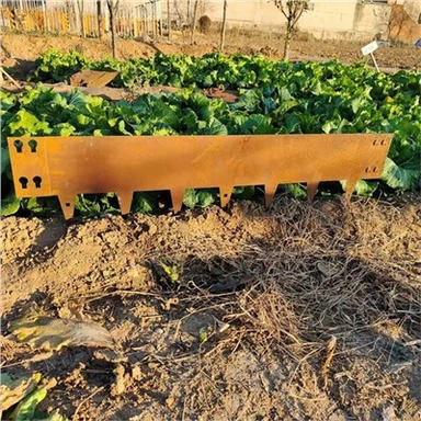 Kestävä puutarha Corten teräsreuna