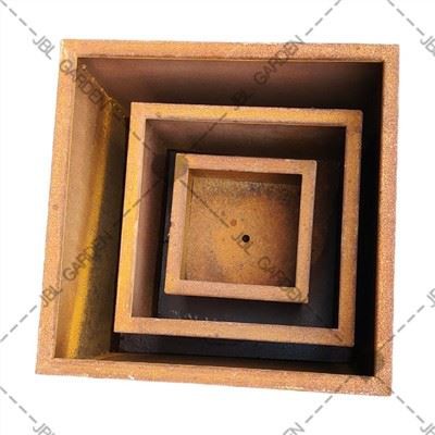 Pitkä kukkalaatikko