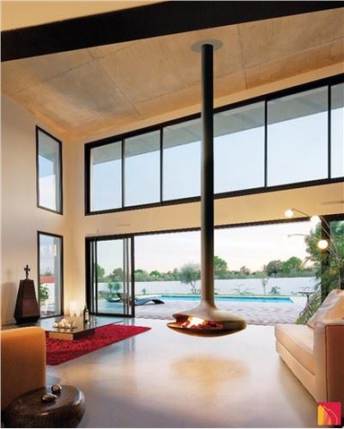 Kattoon riippuva takka