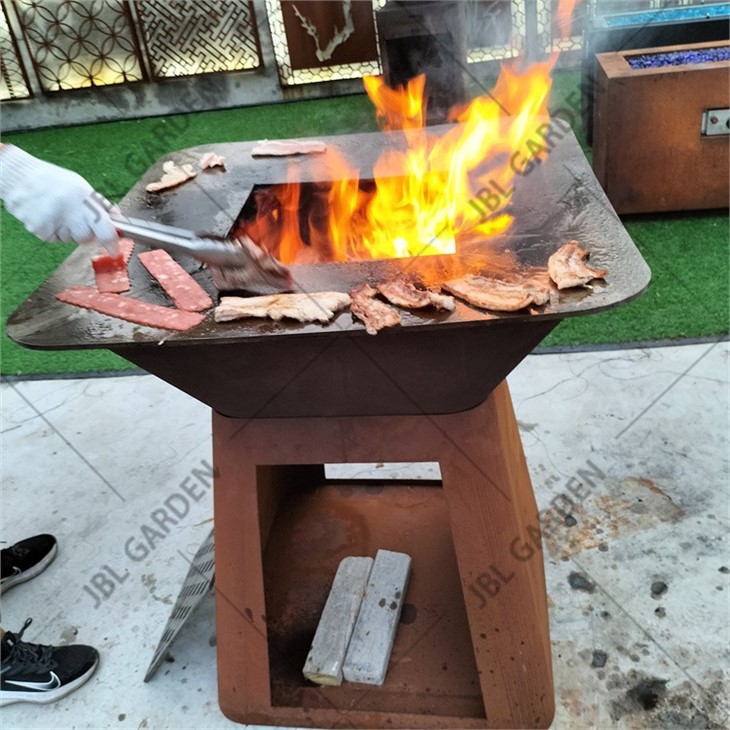 Barbecue Grill Table