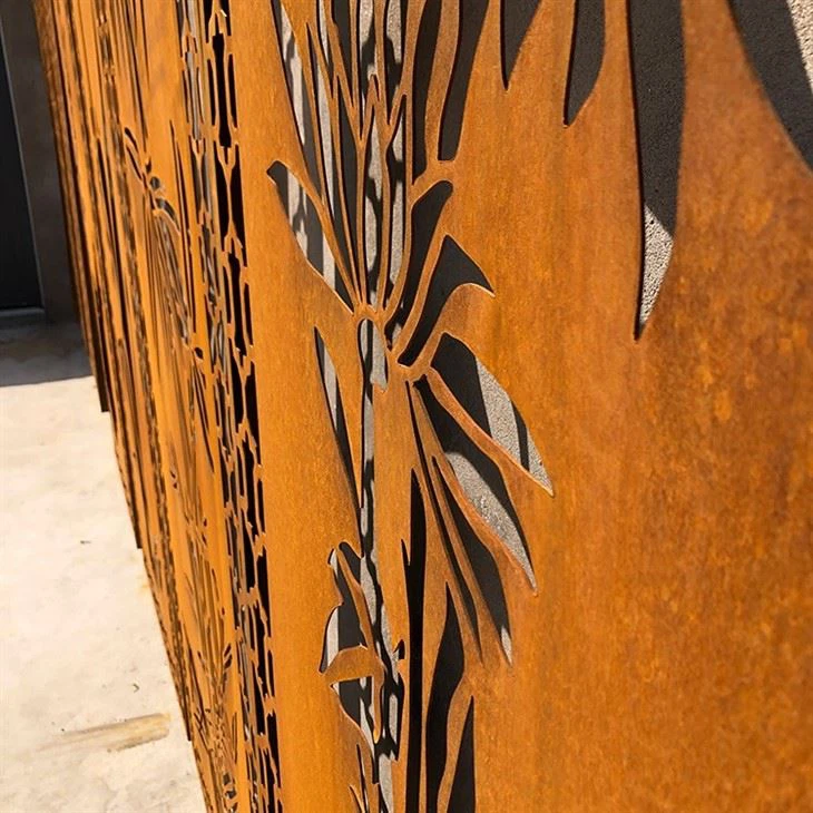 Metal Courtyard Screen Fence