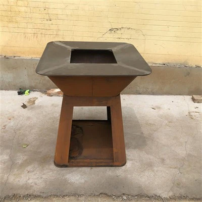 Corten Steel puuhiilellä valmistettu grilliliesi